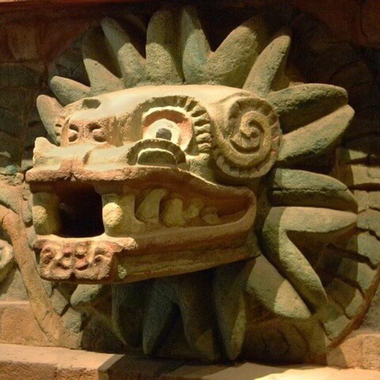 Quetzalcoatl-feathered-serpent-South-American-Mythology