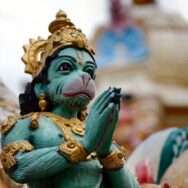 statue-of-lord-Hanuman-outside-a-temple