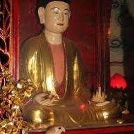 Lieu Hanh statue at temple