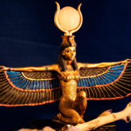 Mythlok - Isis figurine