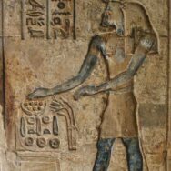 Mythlok - Mnevis hieroglyphics