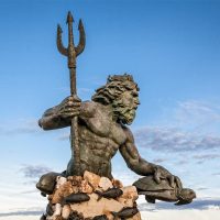 Mythlok - Neptune statue