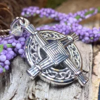 Mythlok - Brigid knot pendant
