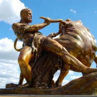 Mythlok - Cretan Bull statue