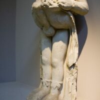 Mythlok - Priapus statue