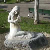 Mythlok - Lamia statue