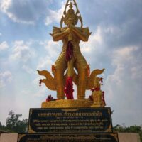 Mythlok - Thao Wessuwan statue