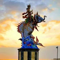 A statue of the Indonesian Gaja Minha