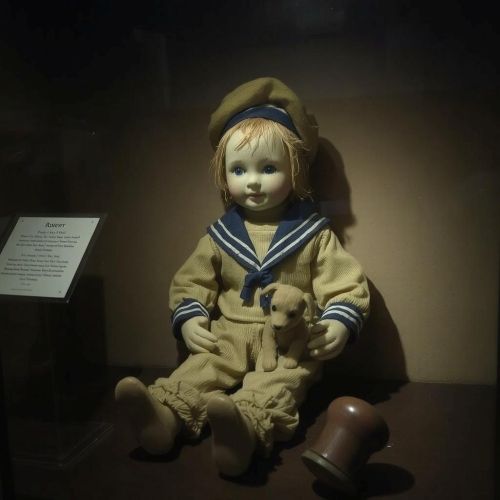 Robert the Doll : The Demonic Toy An image of the cursed urban legend Robert the Doll