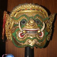 Mythlok - Kumphakan mask Traditional mask of the Thai demon warrior Kumphakan