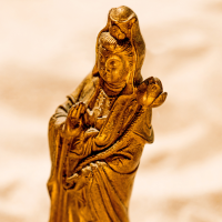 Mythlok - Nuwa figurine A painting of the Chinese goddess Nuwa