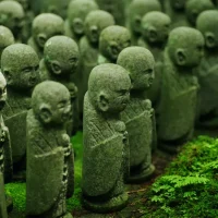 Mythlok - Jizo tatues Statues of the Japanese Boddhistava Jizo